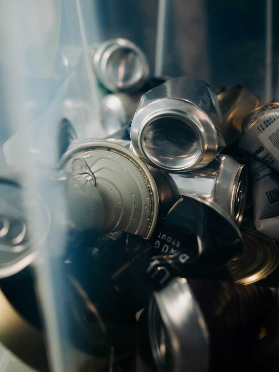 Blikkies besig om herwin te word